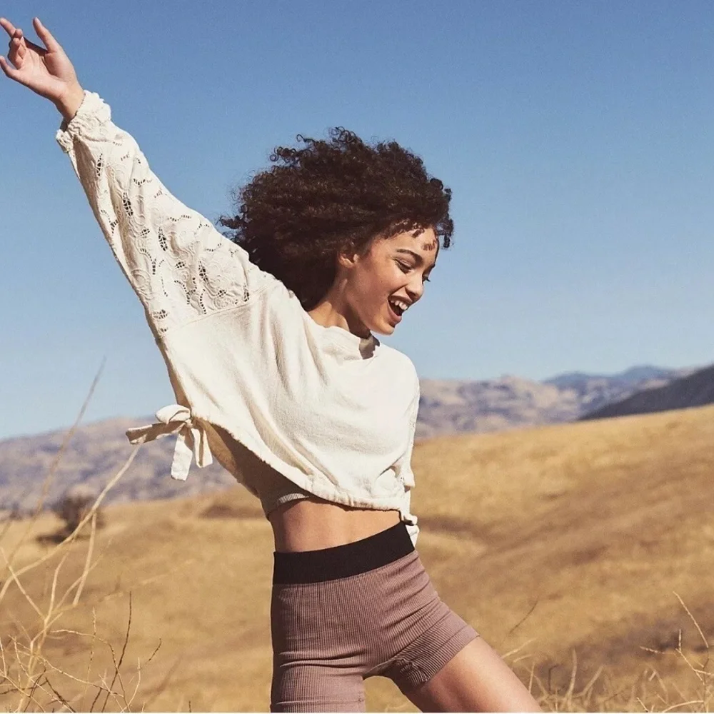 Free People Movement Field Of Dreams Pullover cropped .Size M